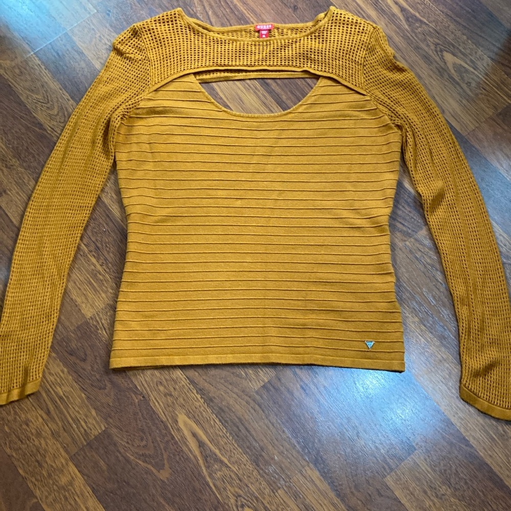 Guess Top